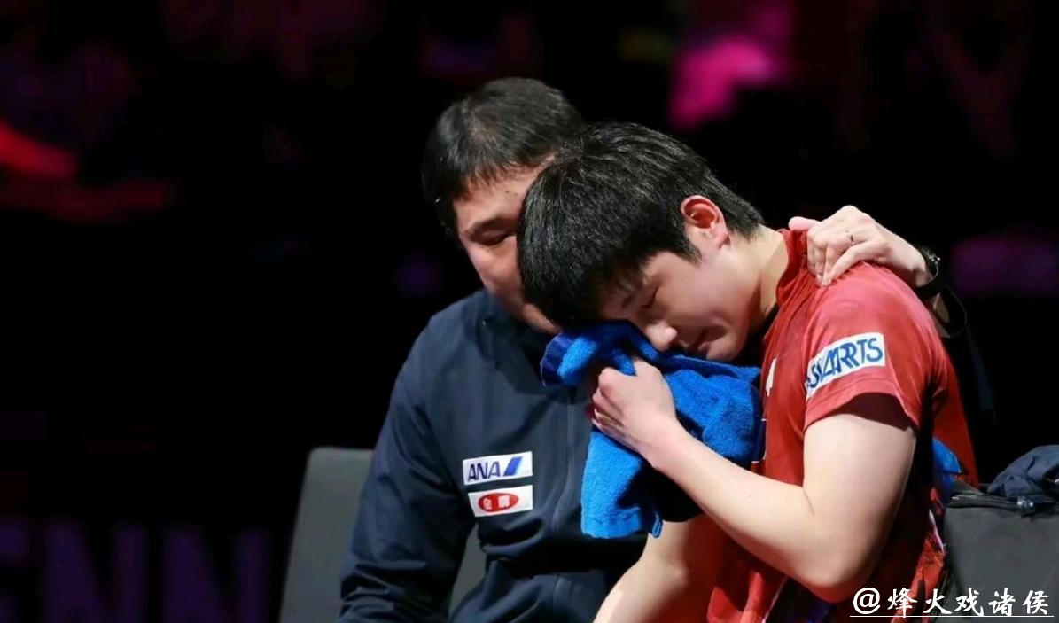 张本智和遭遇8连败！被克星王楚钦打懵，网友感叹：既生瑜，何生亮？