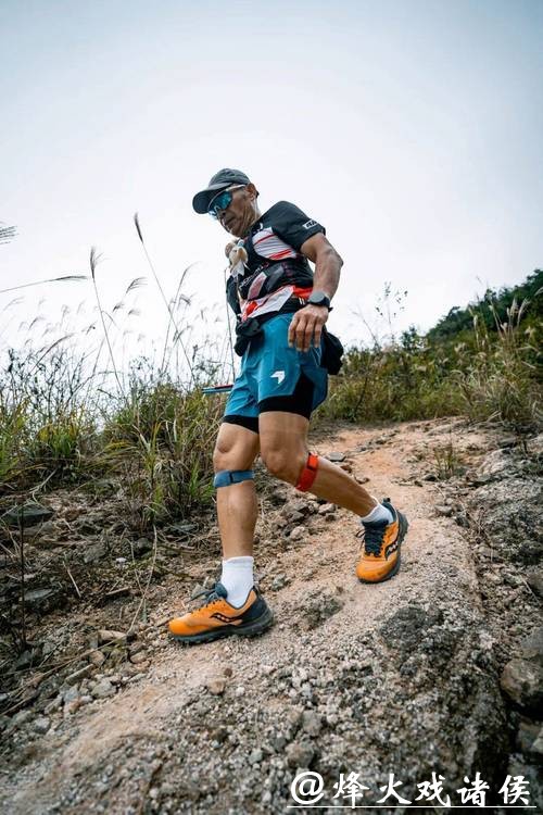 在海拔48米的“山”上跑越野？来看都市跑团如何“整活儿”